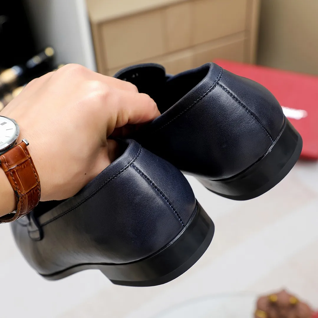 Men's shoes 💰460 🔥Ferragamo's new men's casual slip-on shoes🇨🇳Official website original 1:1 mold, original quality💯Fine workmanship, high-end luxury☘The upper is made of imported Italian first-layer cowhide🌴Luxurious water dyeing🐂Leather lining🍓Rubber wear-resistant and non-slip outsole, breathable and comfortable to wear🍍The first choice for high-grade men, 5 colors available! Code number 38-44 (45.46. Customized)